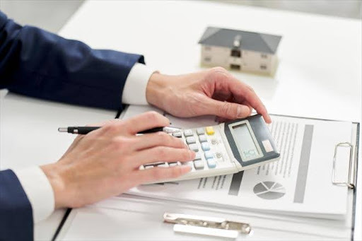 遺産分割の弁護士費用はどのくらい？相場と費用を抑えるポイントを解説